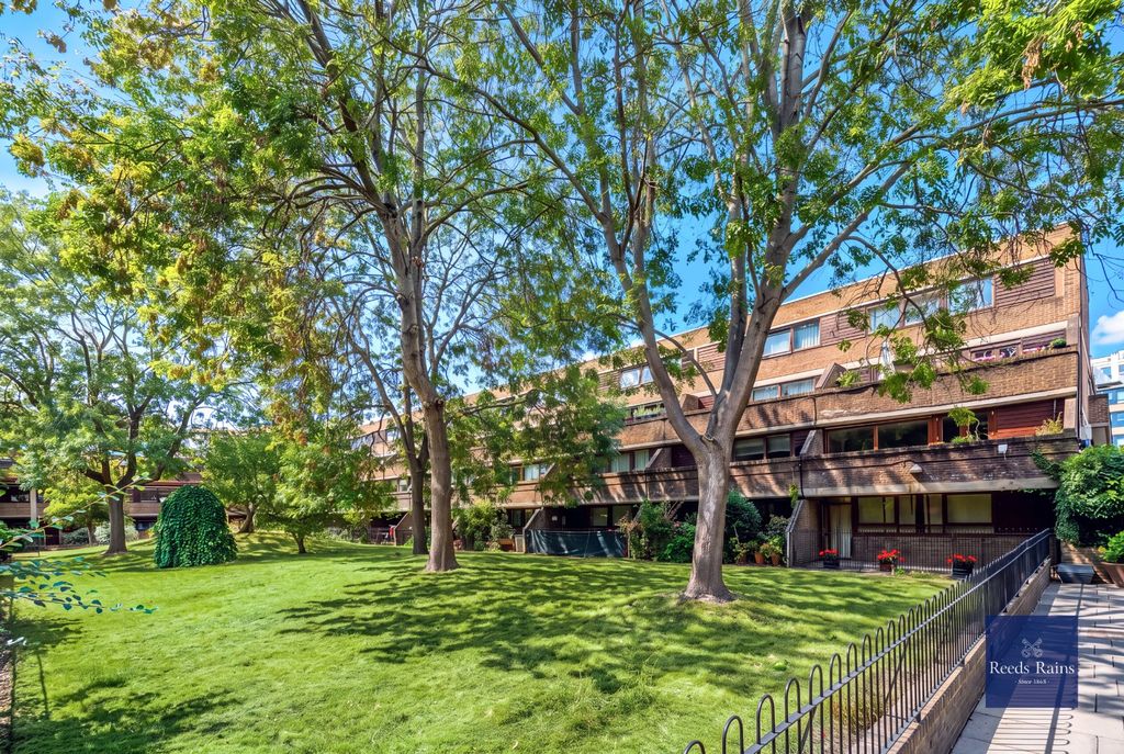 Property photo 1 of 14 External