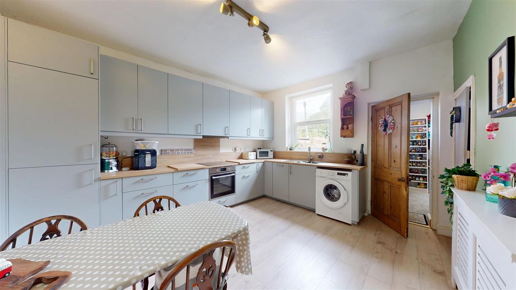 Property photo 1 of 15 Oxford-Terrace-09012025_173223.Jpg