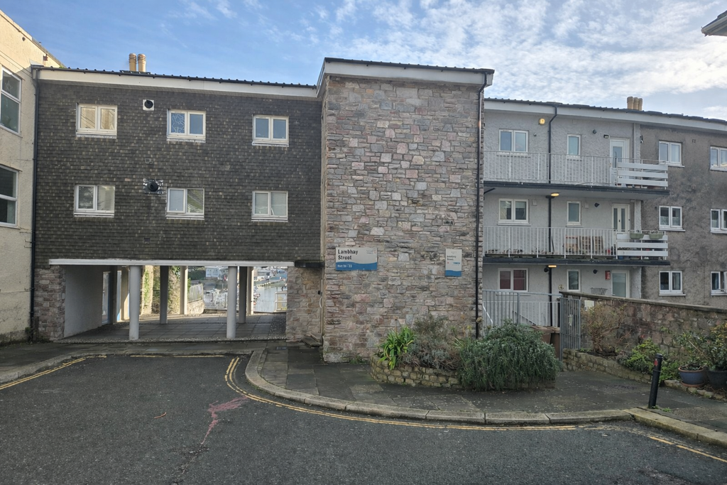 Property photo 2 of 21