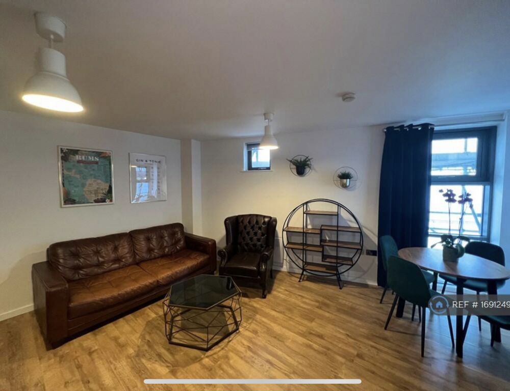 Property photo 2 of 8 Lounge