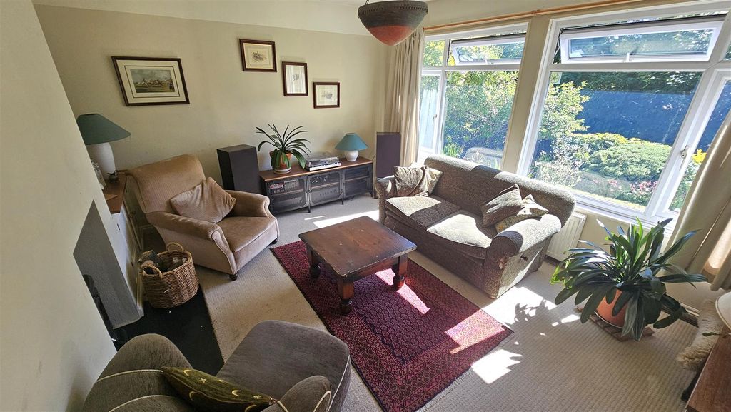 Property photo 3 of 16 Living Room.Jpg
