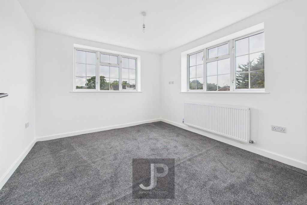 Property photo 2 of 8 Cam01632G0-Pr0203-Still031.Jpg