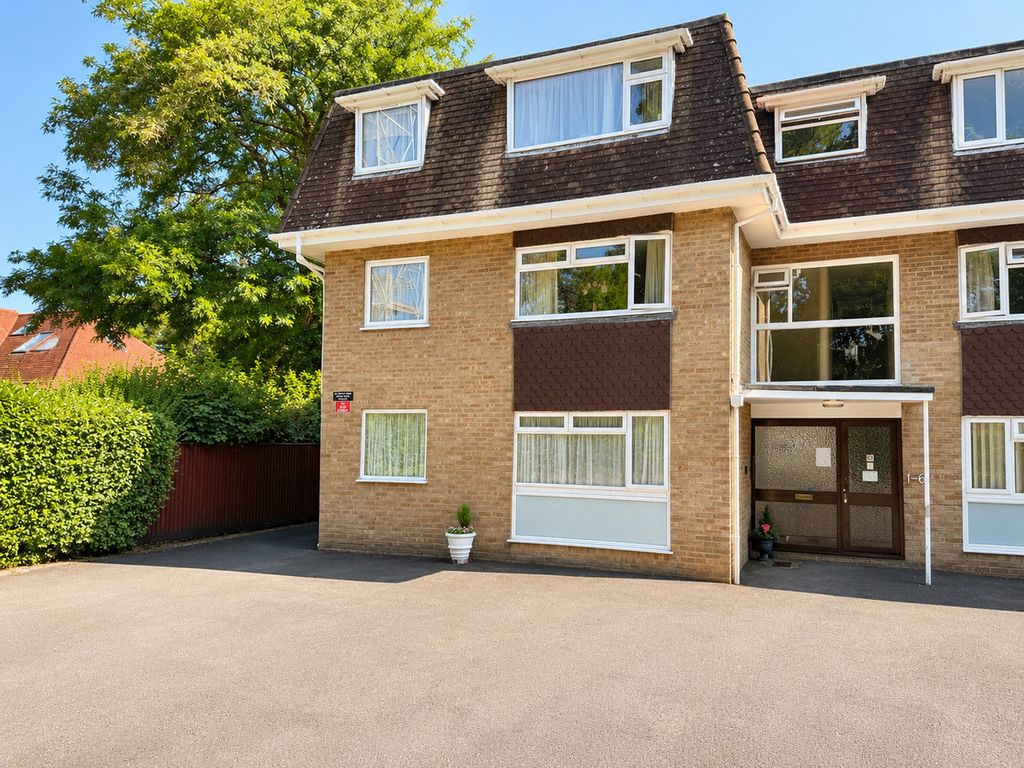 Property photo 1 of 8