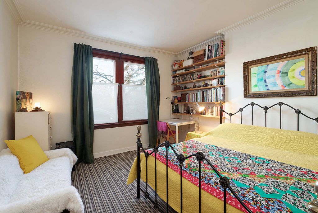 Property photo 2 of 31