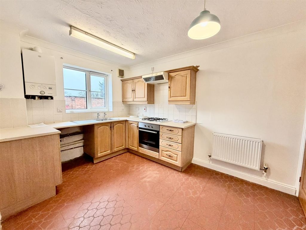 Property photo 2 of 8 Kitchen.Jpeg