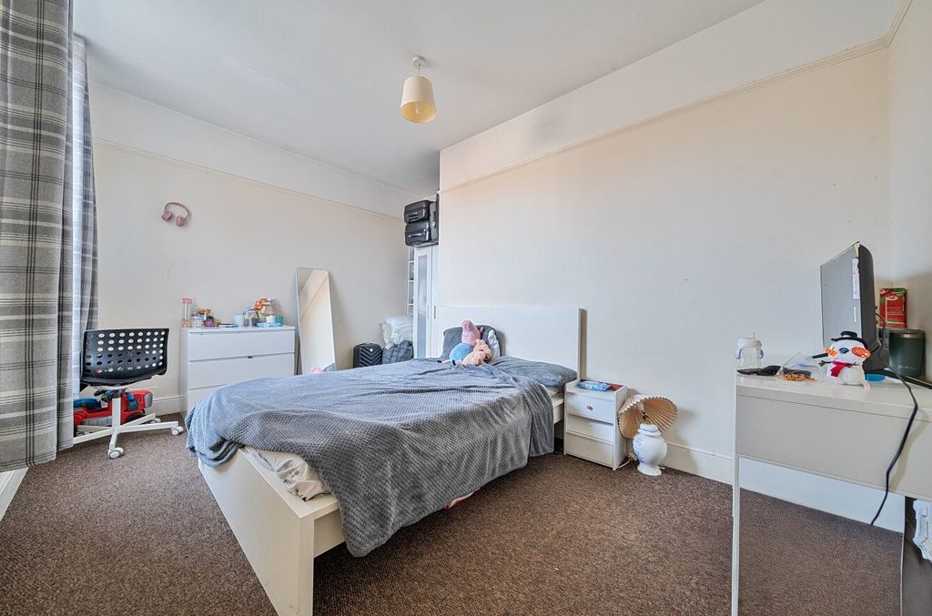 Property photo 2 of 12 Picture No. 21