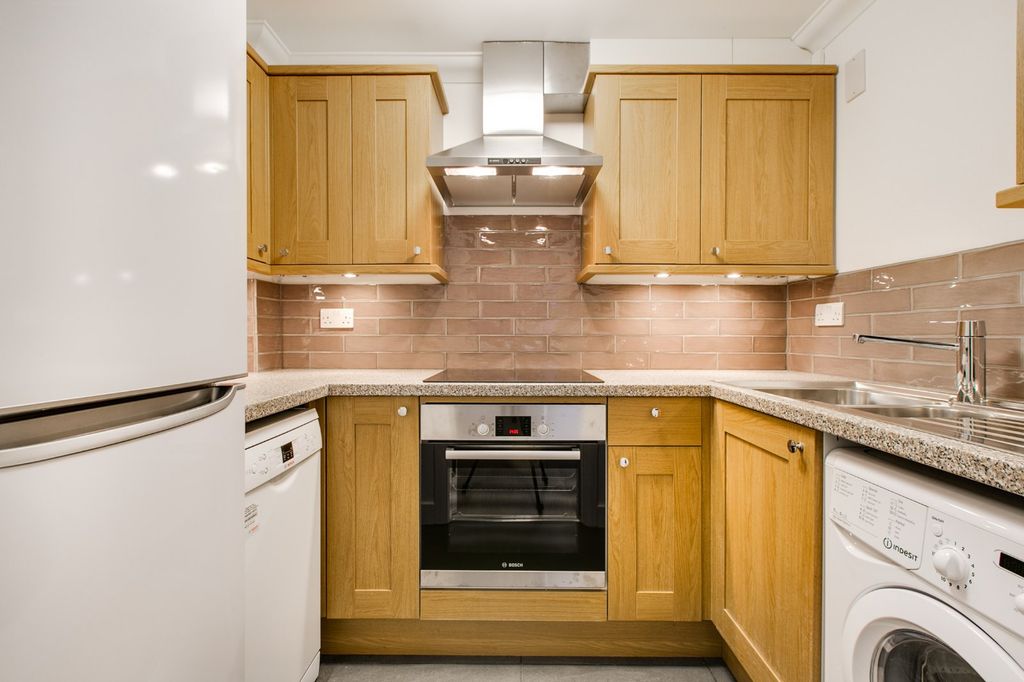 Property photo 3 of 8 Picture No. 04