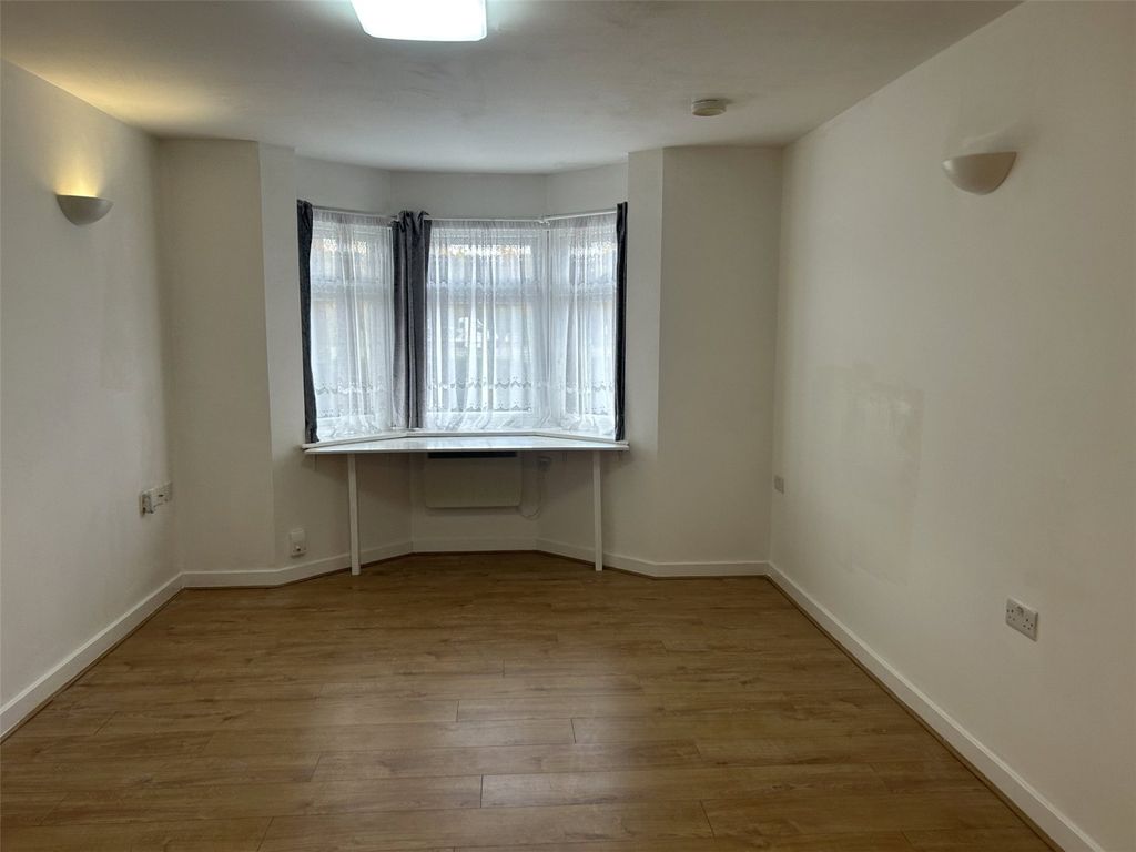 Property photo 2 of 8 Lounge Area