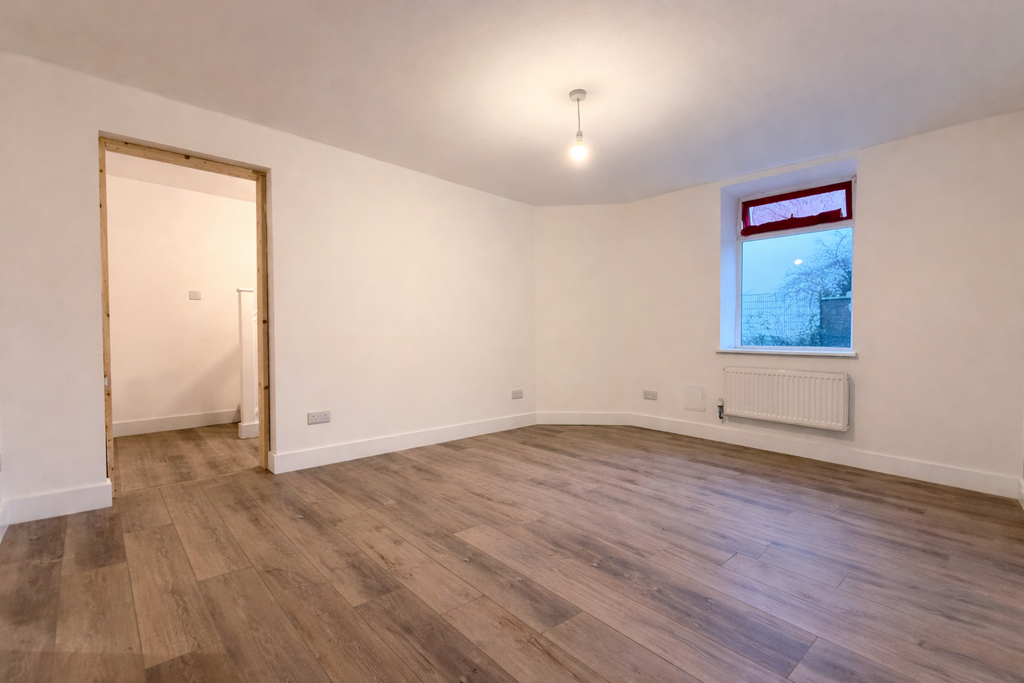 Property photo 3 of 11 E97A69Fa-0554-43E4-A404-D8Db426F07C3