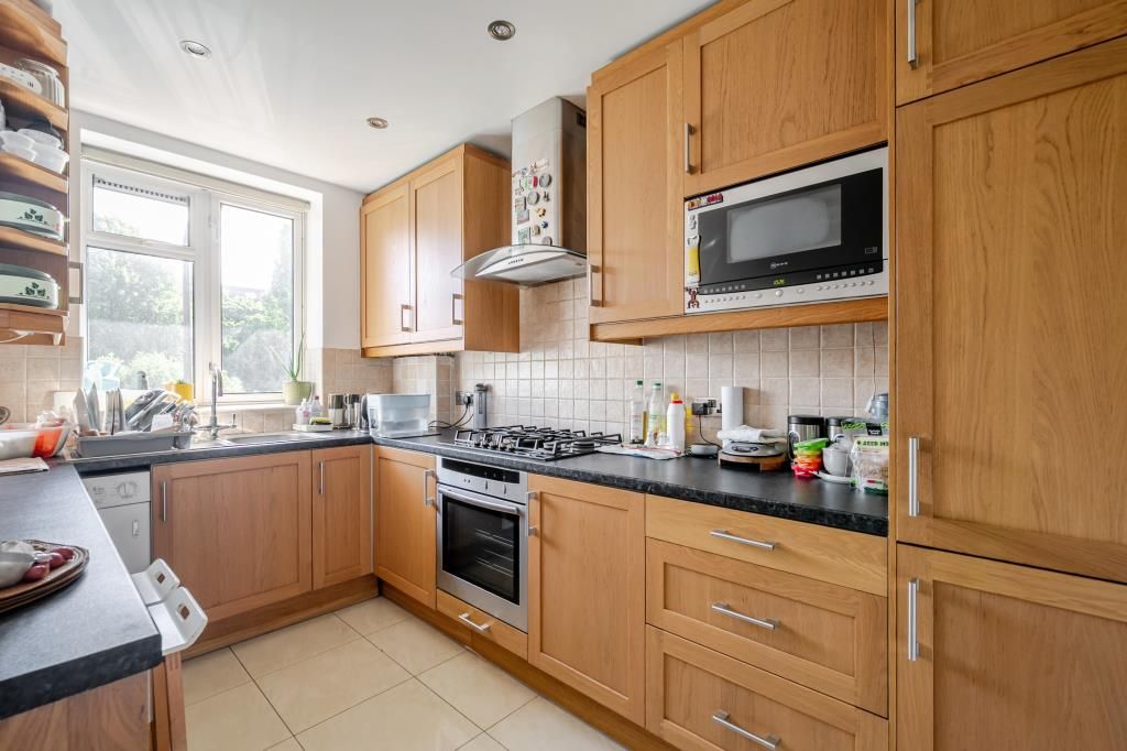 Property photo 3 of 14 Kitchen