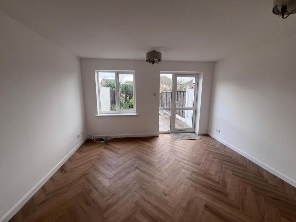 Property photo 3 of 12 Reception