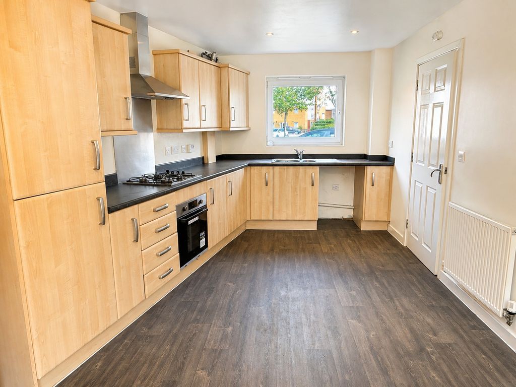 Property photo 2 of 23