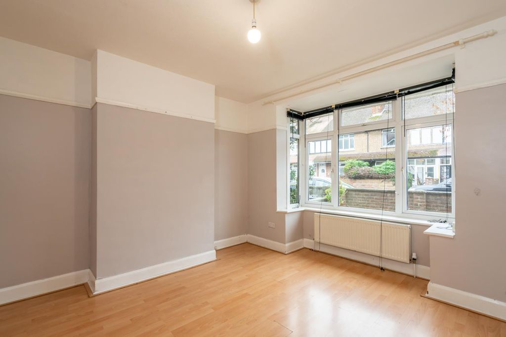 Property photo 2 of 11 Lounge.Jpg