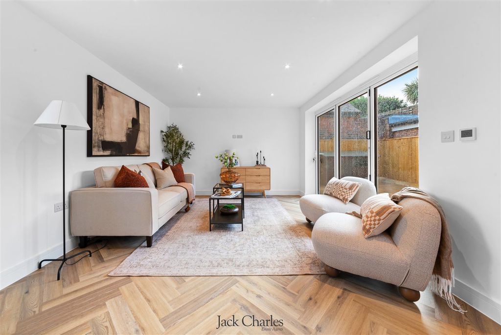 Property photo 1 of 30 St Martins House-35.Jpg