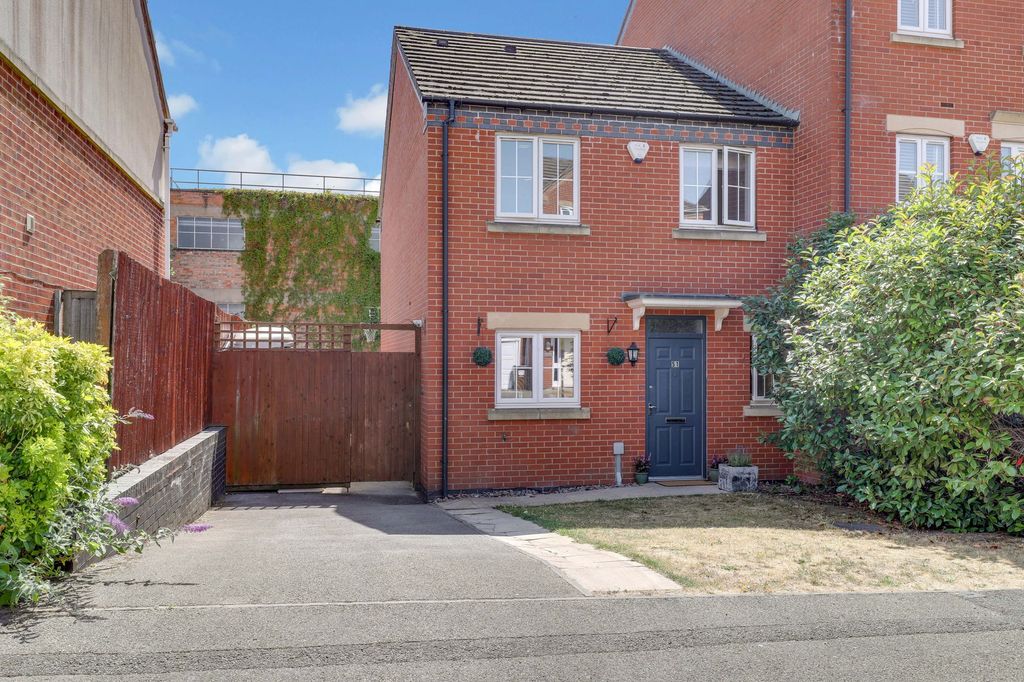 Property photo 1 of 15