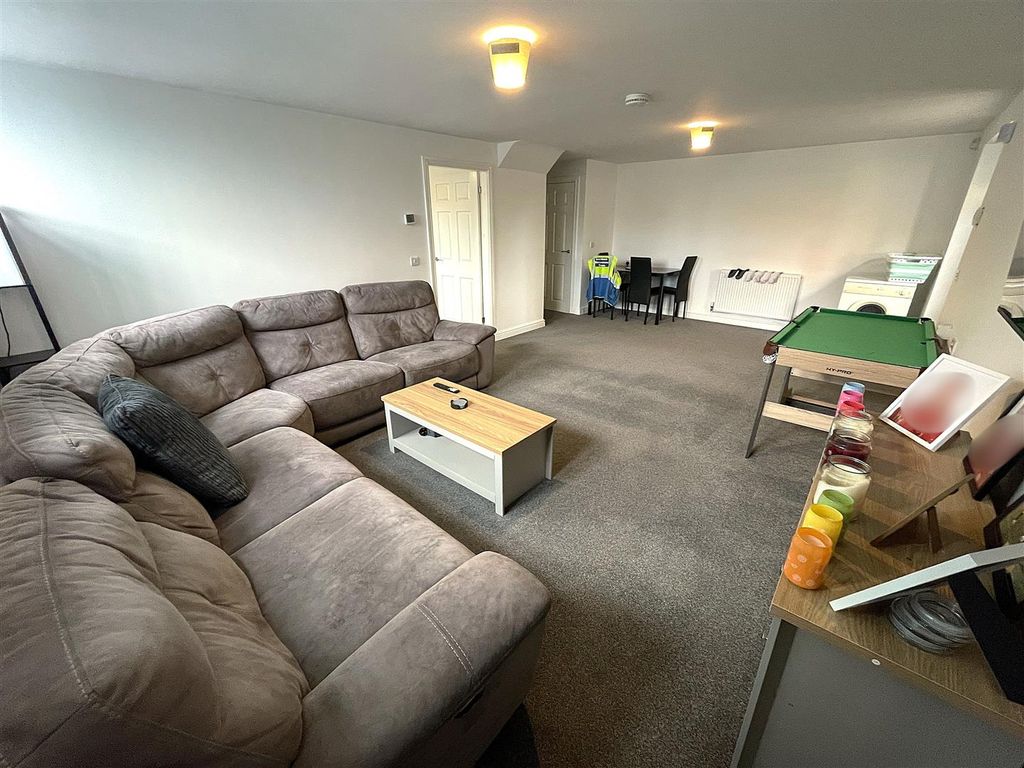 Property photo 2 of 17 Lounge Diner