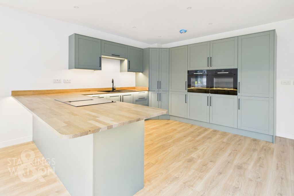 Property photo 3 of 34