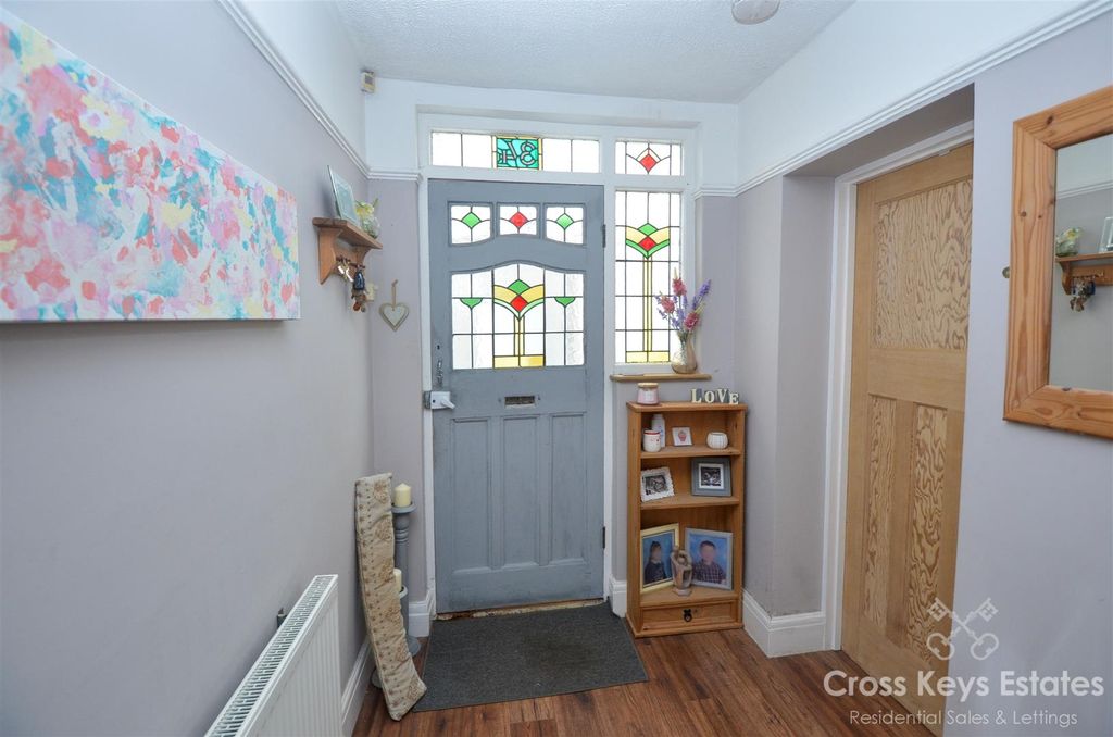 Property photo 2 of 15 Entrance Vestibule