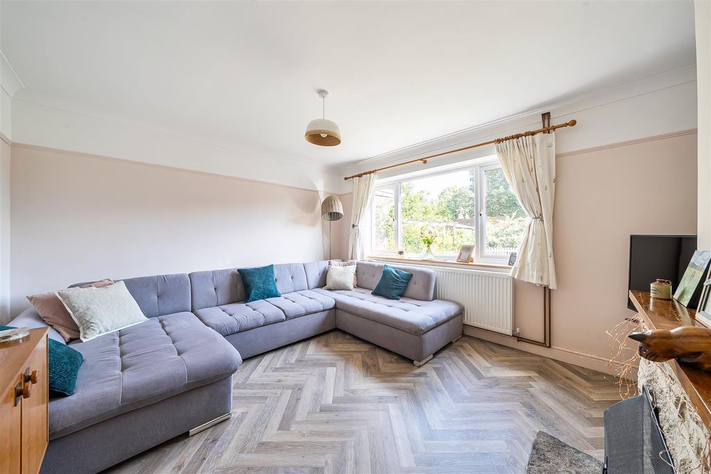 Property photo 3 of 16 Sitting Room