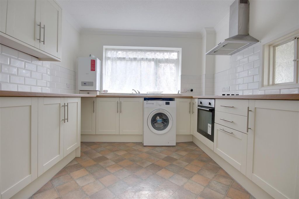 Property photo 3 of 10 Kitchen.Jpg