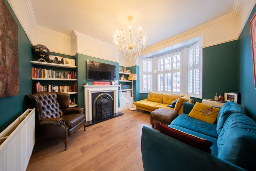 Property photo 2 of 9 Living Room