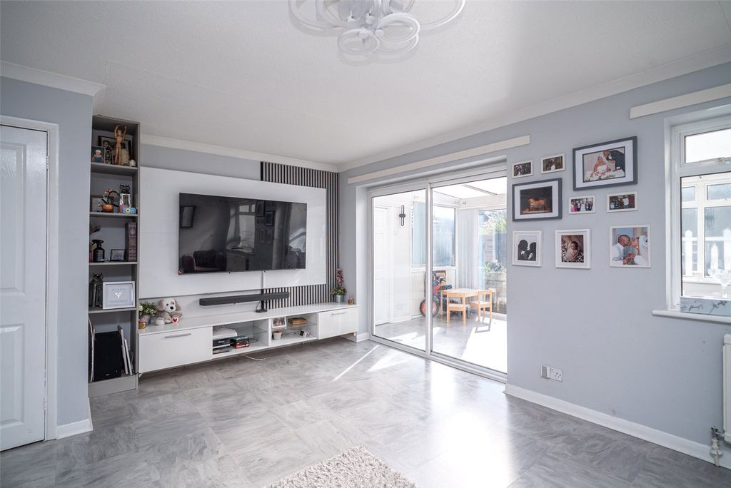 Property photo 2 of 23 Picture No. 35