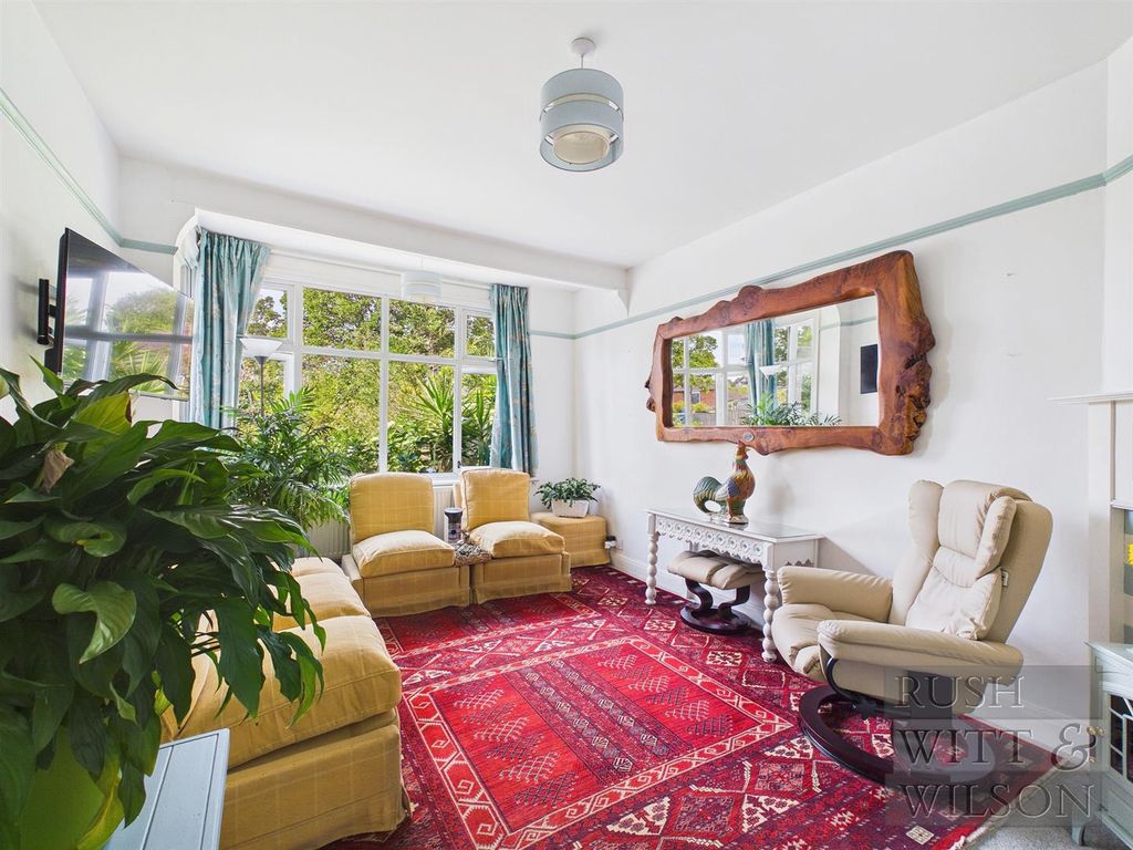 Property photo 3 of 33