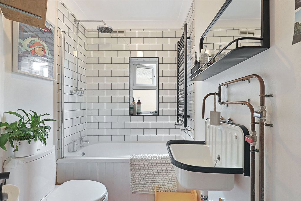 Property photo 2 of 16 Picture No. 33