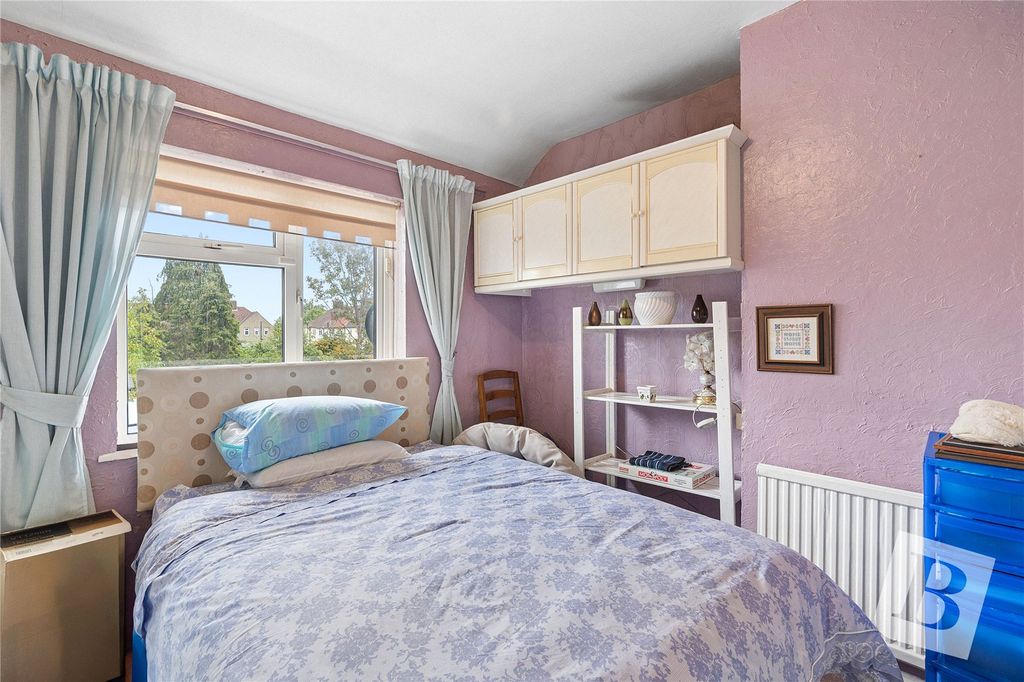 Property photo 3 of 17 Bedroom