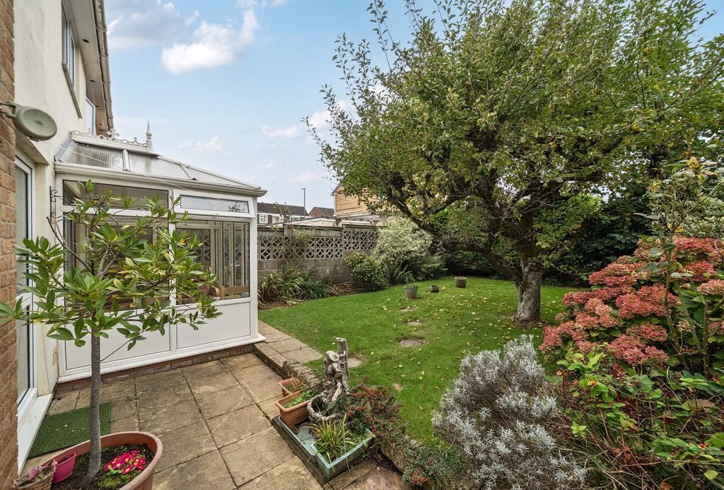 Property photo 1 of 18 1366031-5-68E8Fa0...