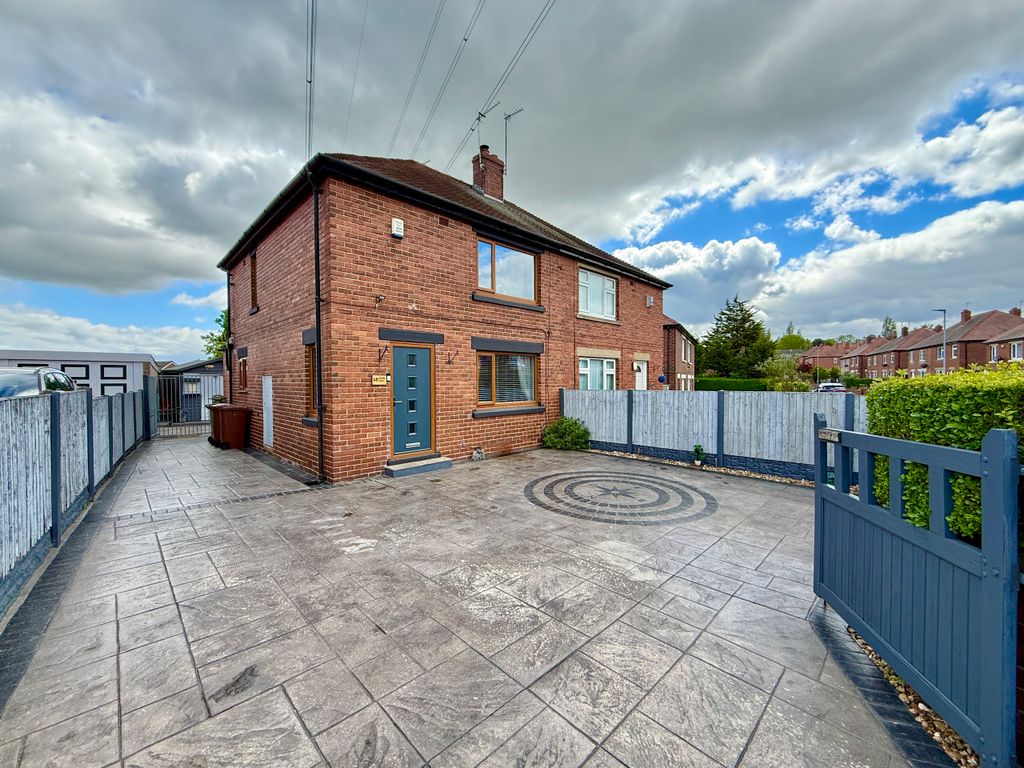 Property photo 1 of 15 External