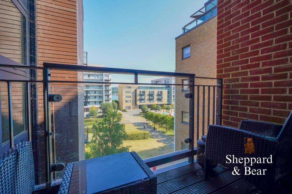 Property photo 3 of 27 Balcony