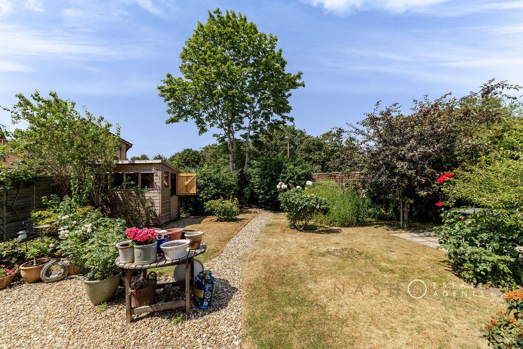 Property photo 2 of 25