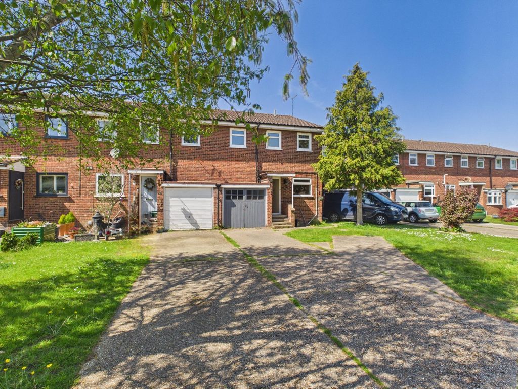 Property photo 1 of 10 Front