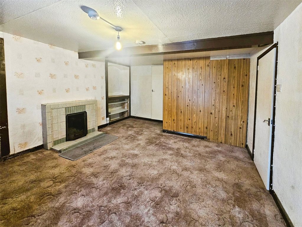 Property photo 2 of 13 2 - Picture No. 04