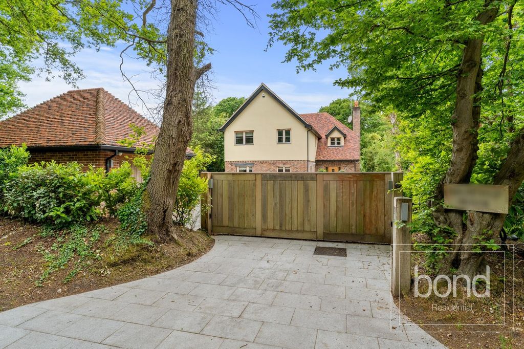 Property photo 1 of 28