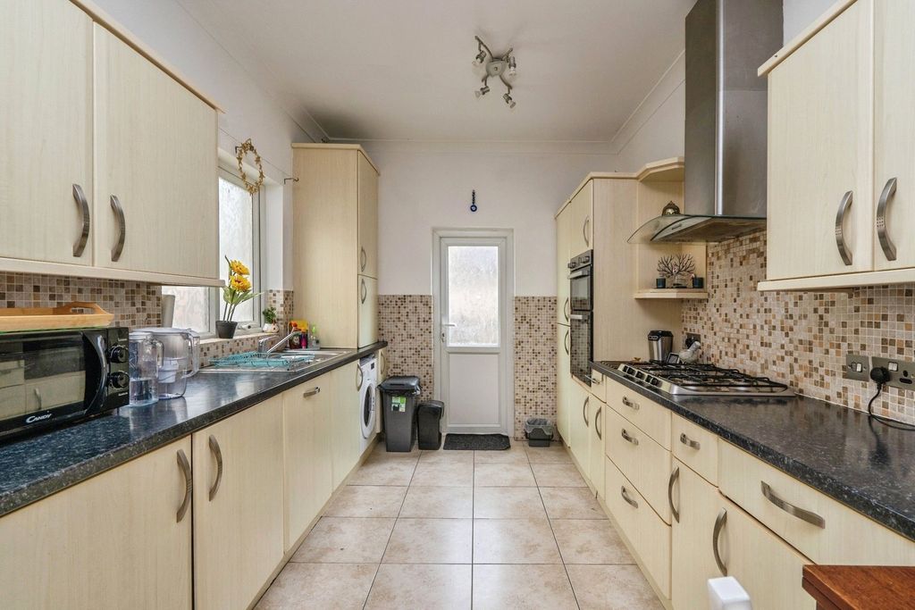 Property photo 2 of 12 Picture No. 06