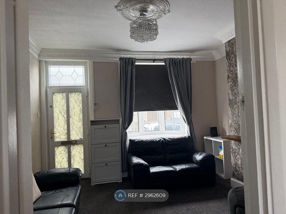 Property photo 2 of 22 Furnished Living Room