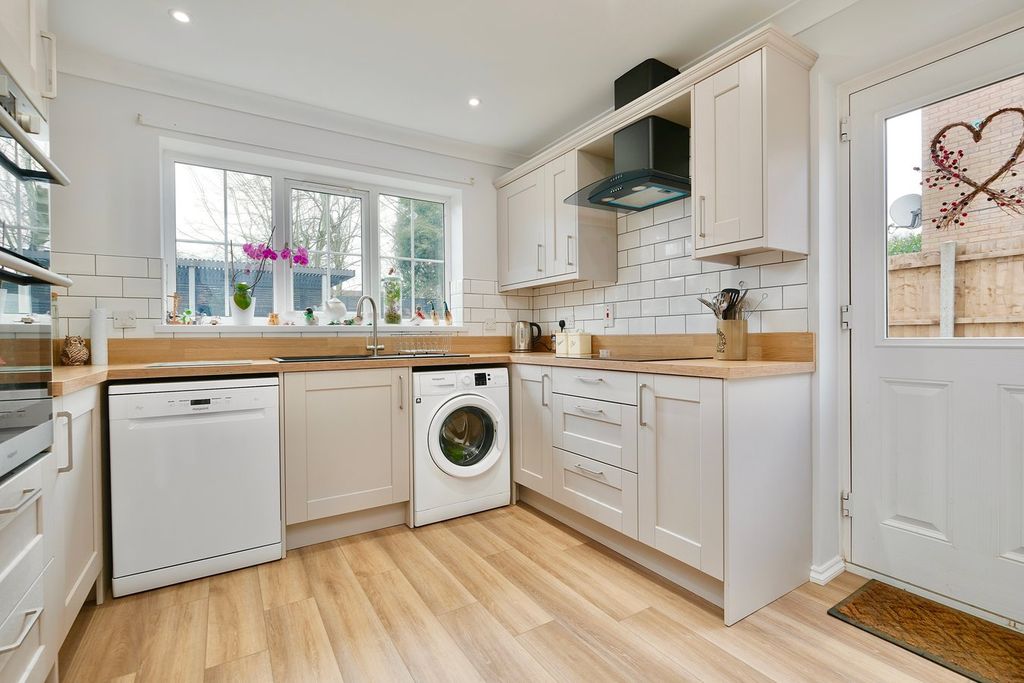 Property photo 3 of 13