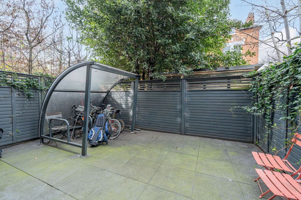 Property photo 3 of 11