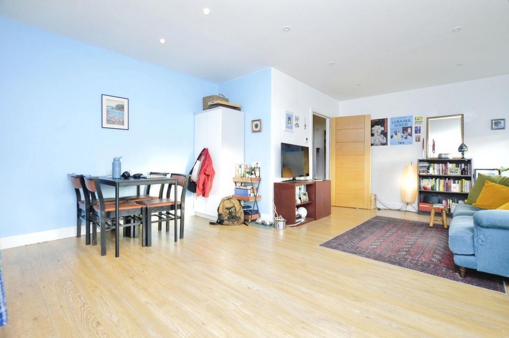 Property photo 3 of 7 Pbox-Img.Jpg