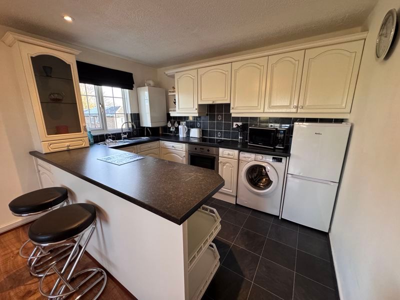 Property photo 1 of 10 Photo 9