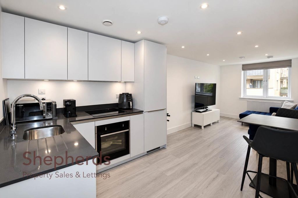Property photo 3 of 13 d9931624-25A1-40E9-918B-15c80Ec06621.Jpg