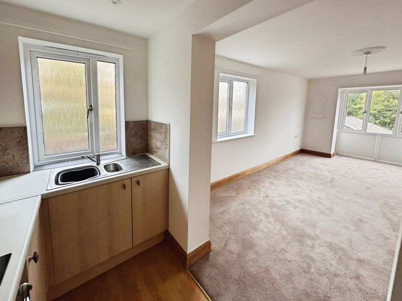 Property photo 3 of 7 Photo 4