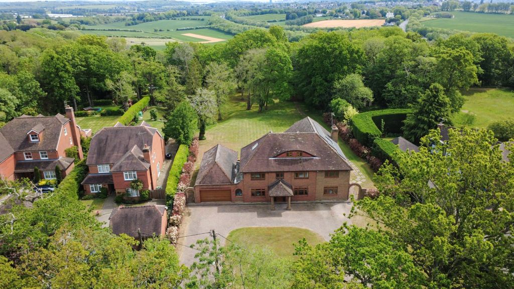 Property photo 1 of 46 5049881