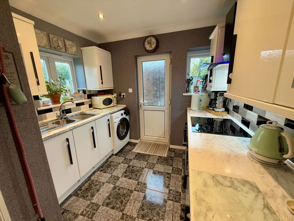 Property photo 2 of 23