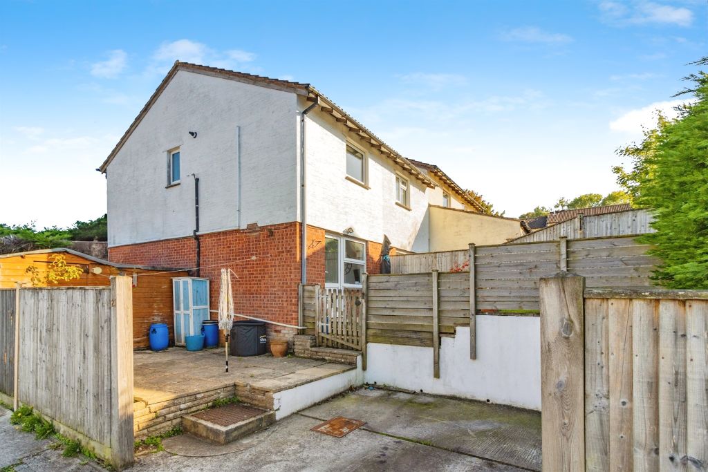 Property photo 2 of 17