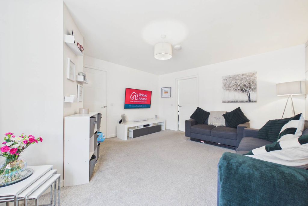 Property photo 2 of 25