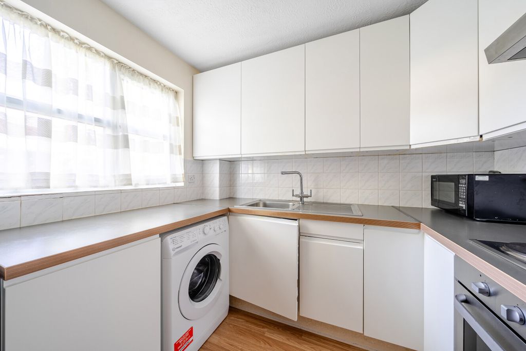 Property photo 2 of 14 1452642-9-69F0F6E...