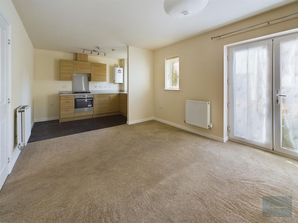 Property photo 3 of 8 Cam02558G0-Pr0217-St